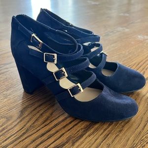 Cute blue heels with buckle accents